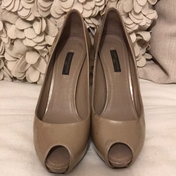 Louis Vuitton Shoes - Picture 1 of 5